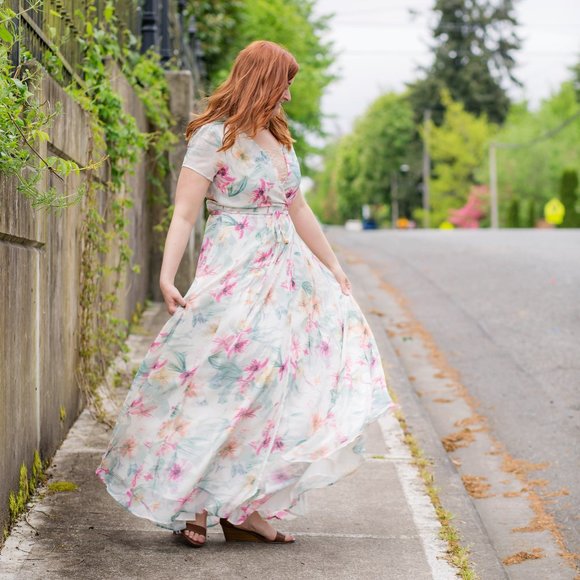 ⬇️ Yumi Kim Calypso White Floral Maxi Dress Size Medium - Picture 12 of 17